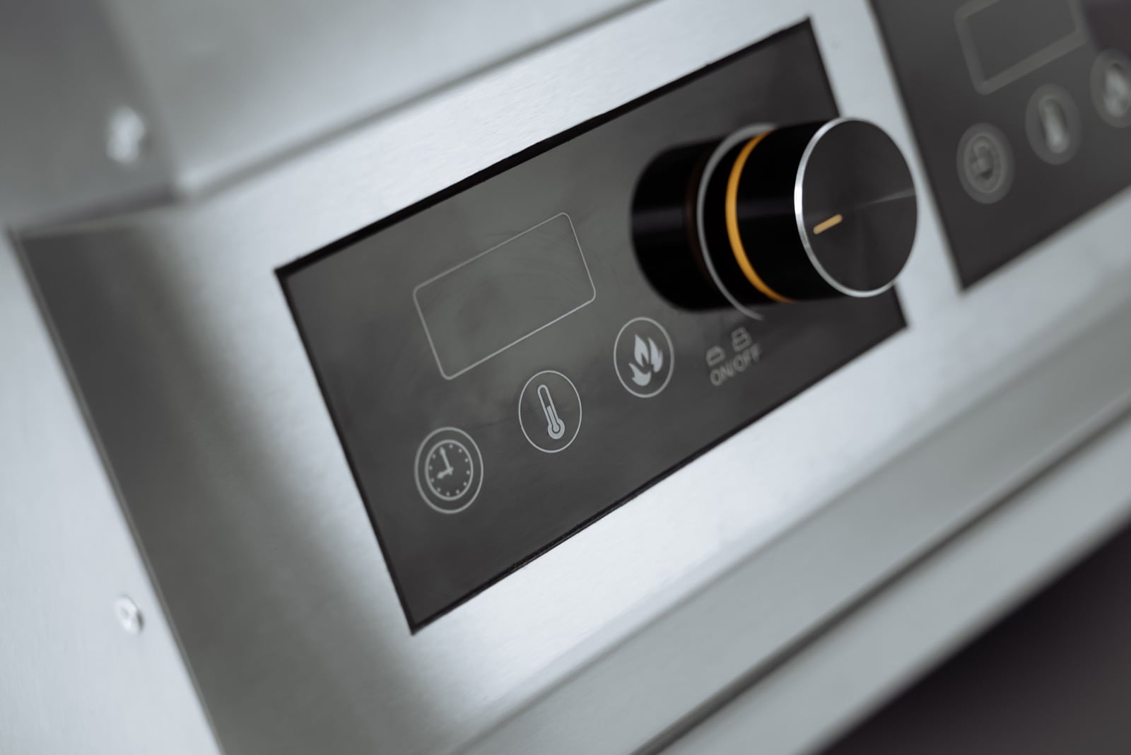 Фрагмент панели управления индукционной плиты.