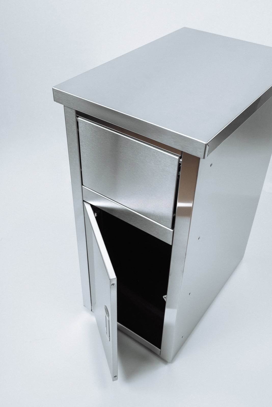 Тумба для сбора отходов.