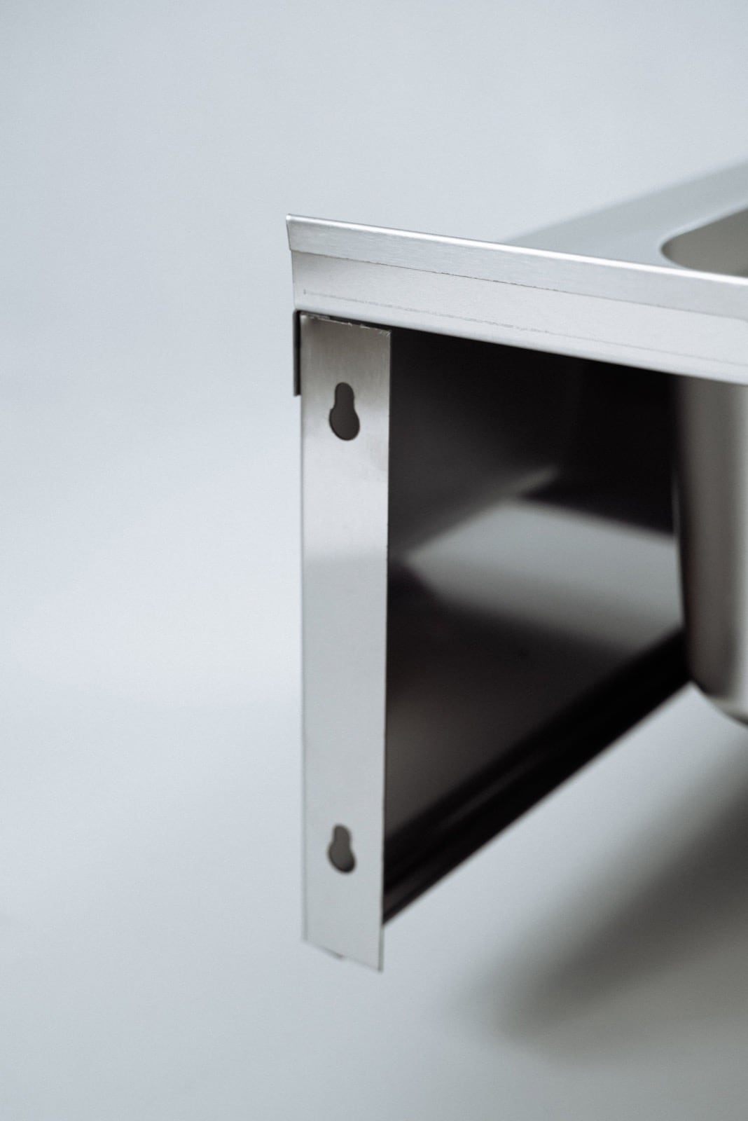 Фрагмент рукомойника.